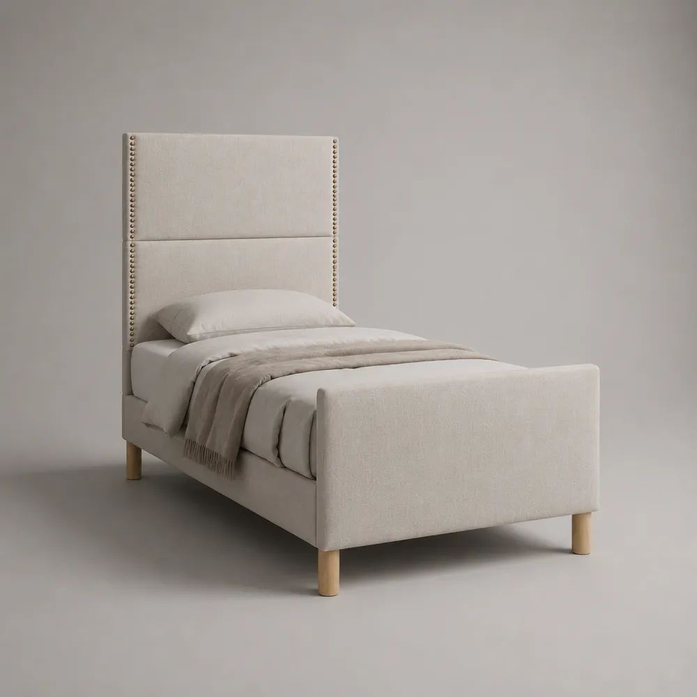 Lit simple rembourré en polyester beige, couchage 90 × 190 cm, dimensions 207 × 101 × 140 cm, tête de lit haute et sommier à lattes
